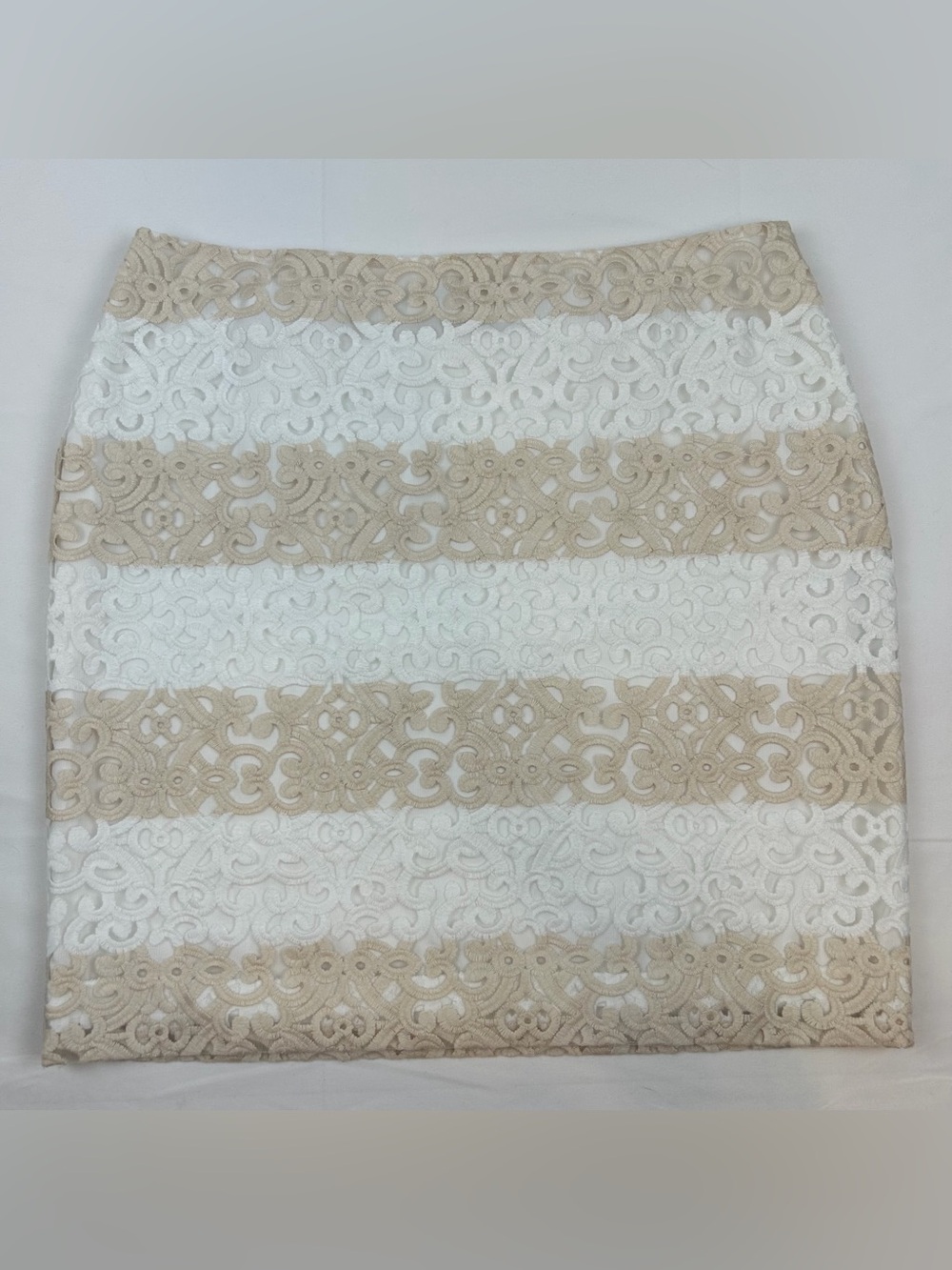 NEW White House Black Market Lined Lace Pencil Skirt Size 12 Beige White Stripe
